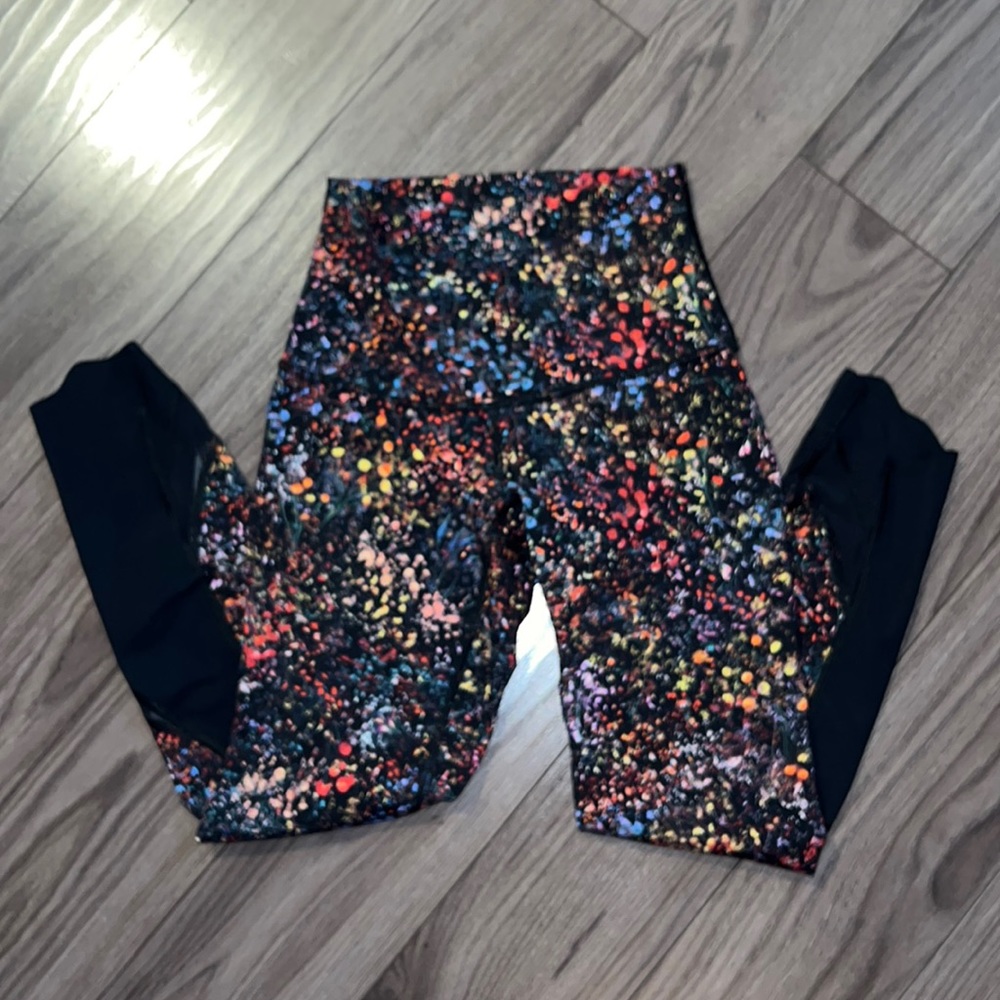 Lululemon black color splashed cropped Leggings